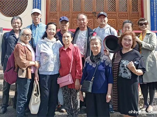 下岗潮中的共青团情结与人性坚守——读胡常跃中篇小说《在路上》