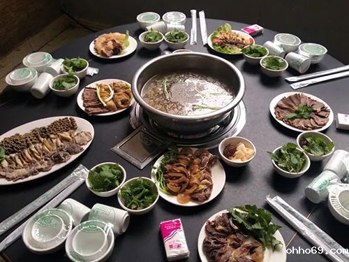 丘北牛汤锅：舌尖上跳动的美味精灵