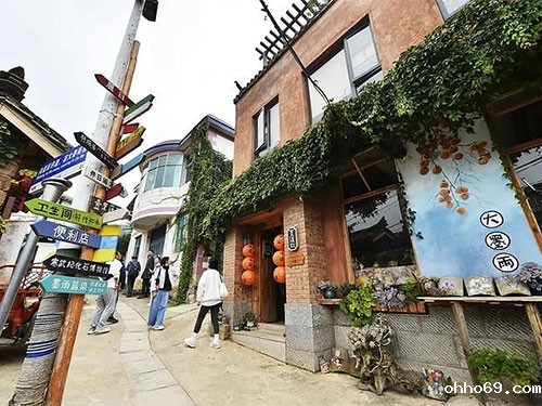 昆明：古村旅居热 文旅业态兴